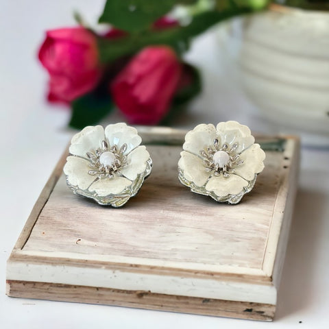 Vintage Sarah Coventry 1964 Summer Magic Collection White Enamel Silver Tone Floral Clip-on Earrings | Fashion-Conscious Gift